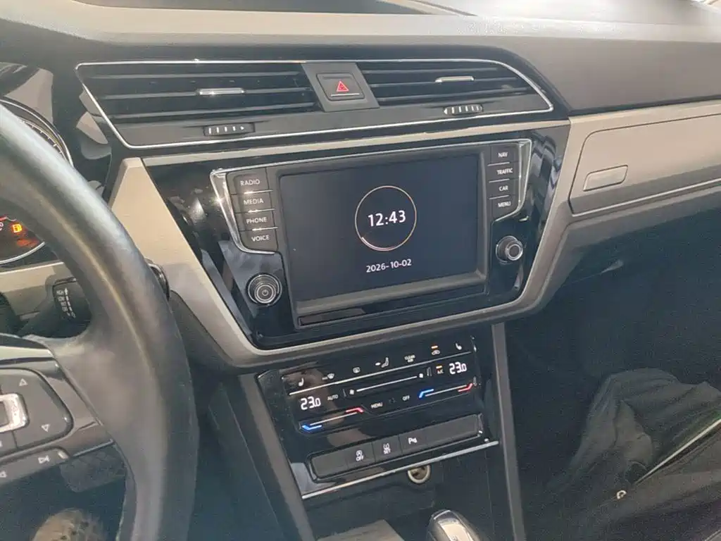 Photo 13 - Volkswagen Touran