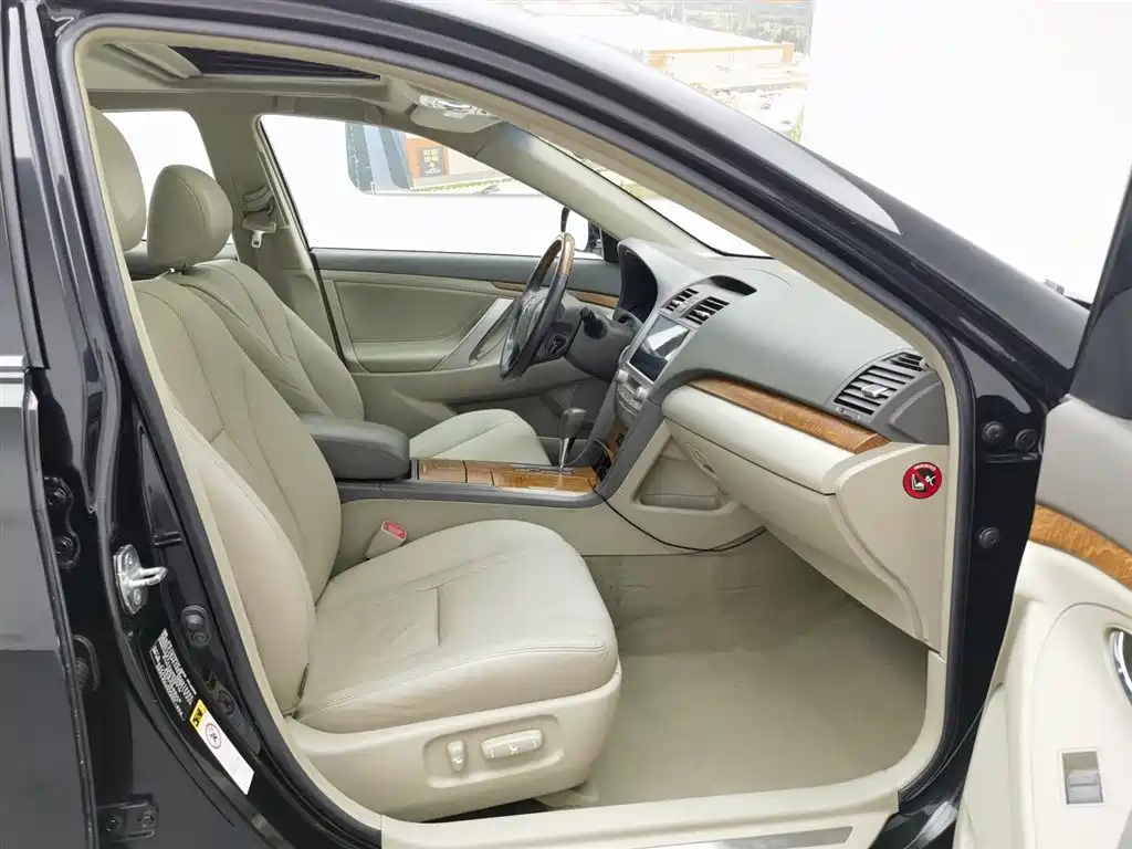 Toyota Camry 2011 240G Luxury Anniversary Edition фото 23