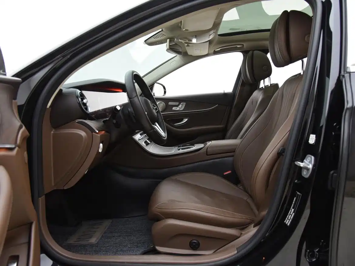 Mercedes-Benz E-Class 2020 E 300 L Fashion фото 15