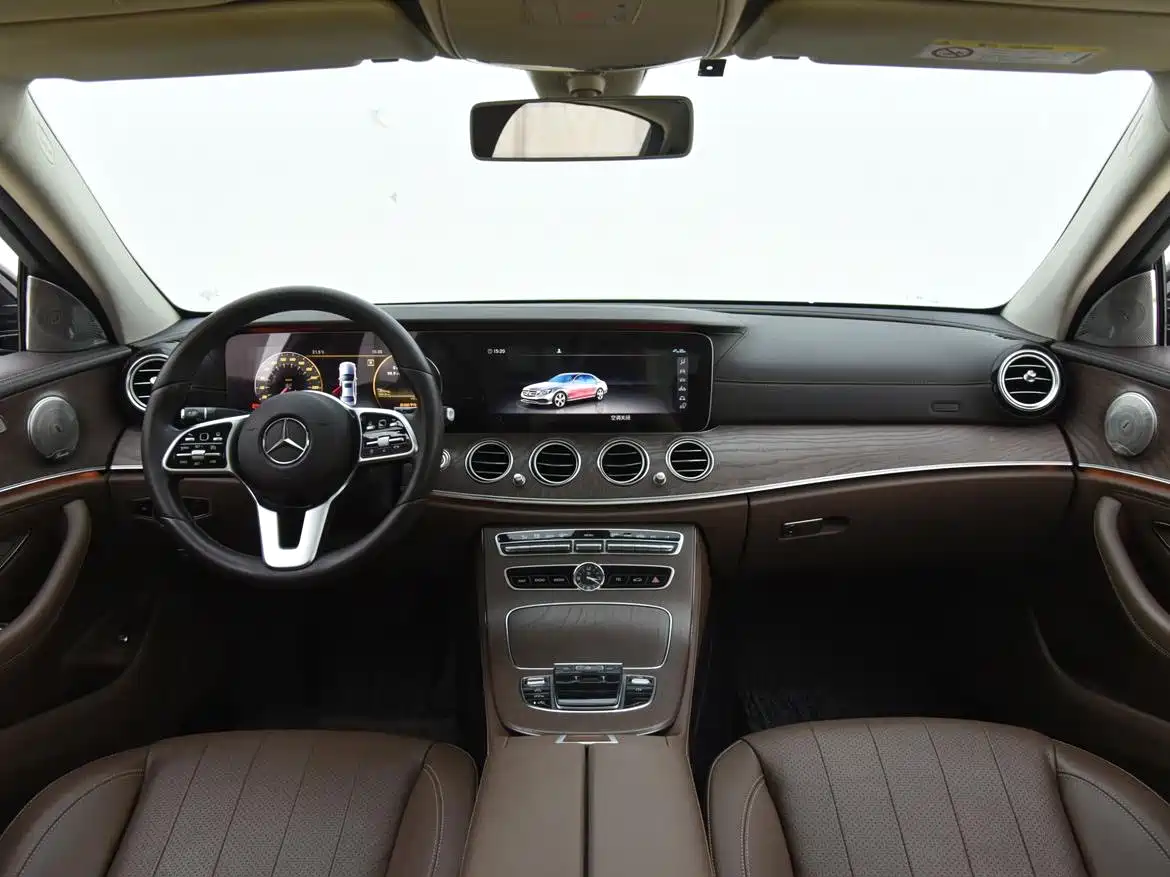 Mercedes-Benz E-Class 2020 E 300 L Fashion фото 16