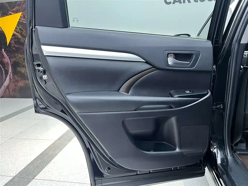 Toyota Highlander 2020 2.0T 4WD Millionth Anniversary Edition 7-Seater фото 24