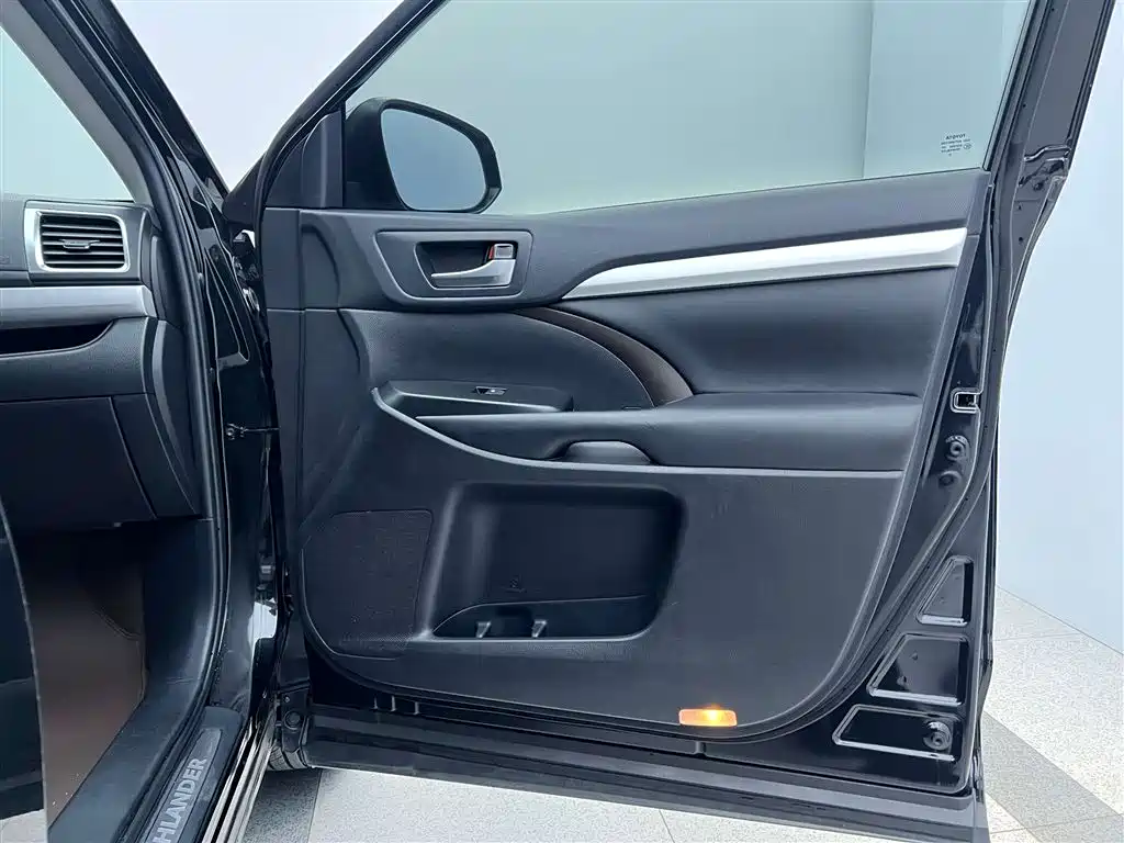 Toyota Highlander 2020 2.0T 4WD Millionth Anniversary Edition 7-Seater фото 25