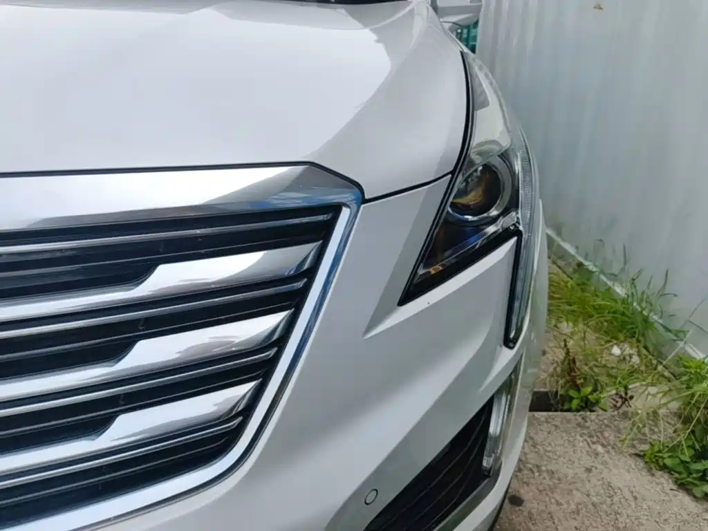 Cadillac XT5 2017 2016 25T Luxury Model