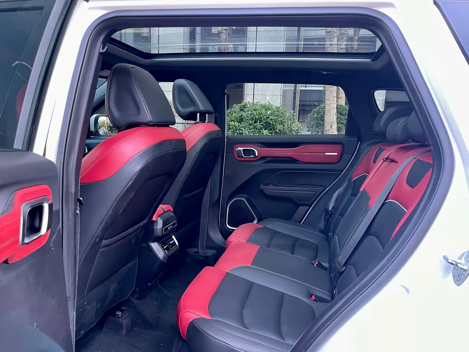 Фото 5 - Geely ICON