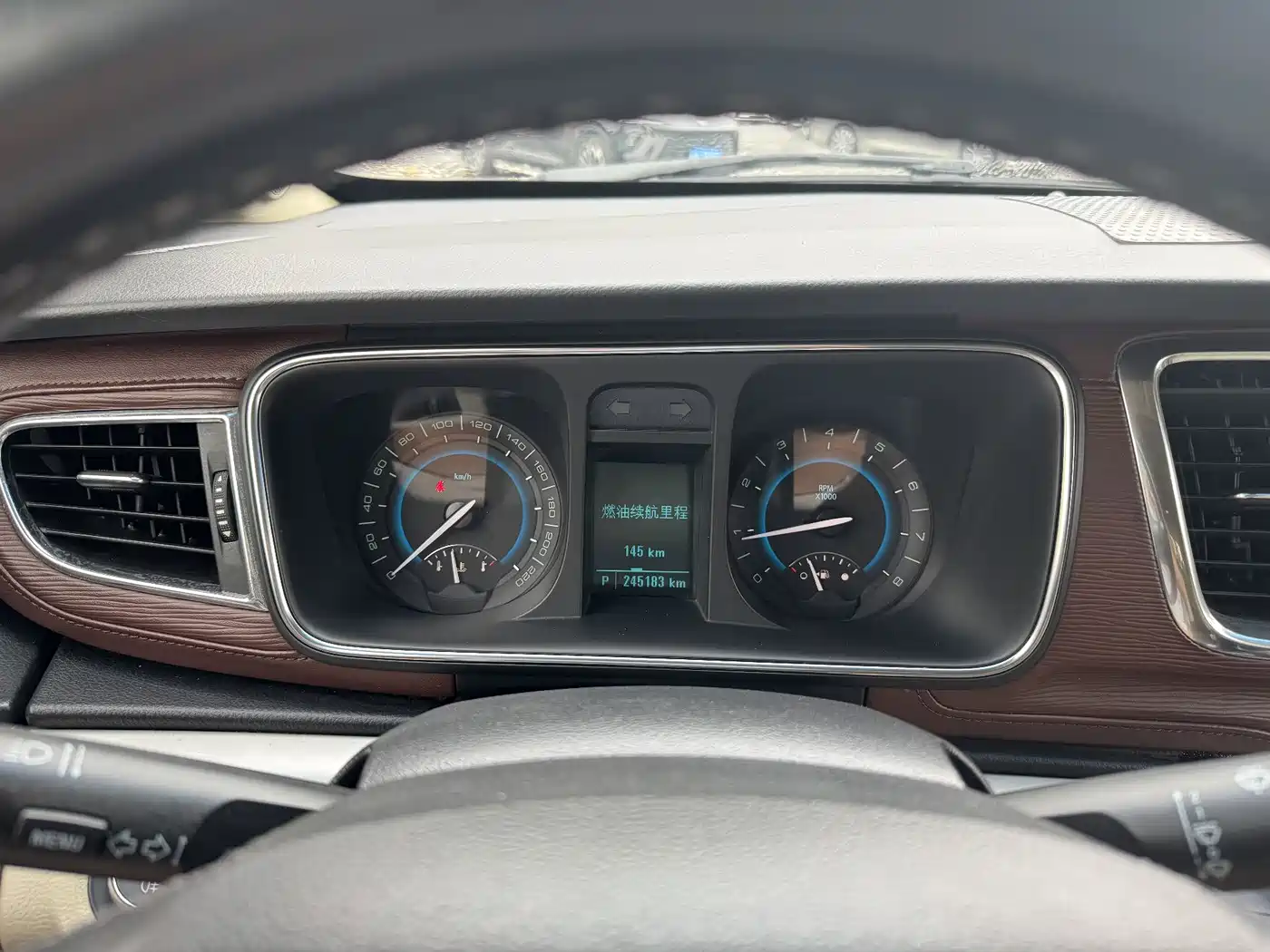 Buick GL8 2015 2.4L Luxury Business Exclusive Edition фото 26