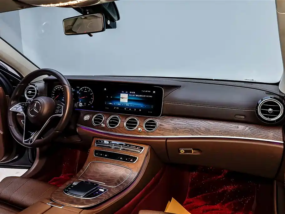 MERCEDES-BENZ E CLASS