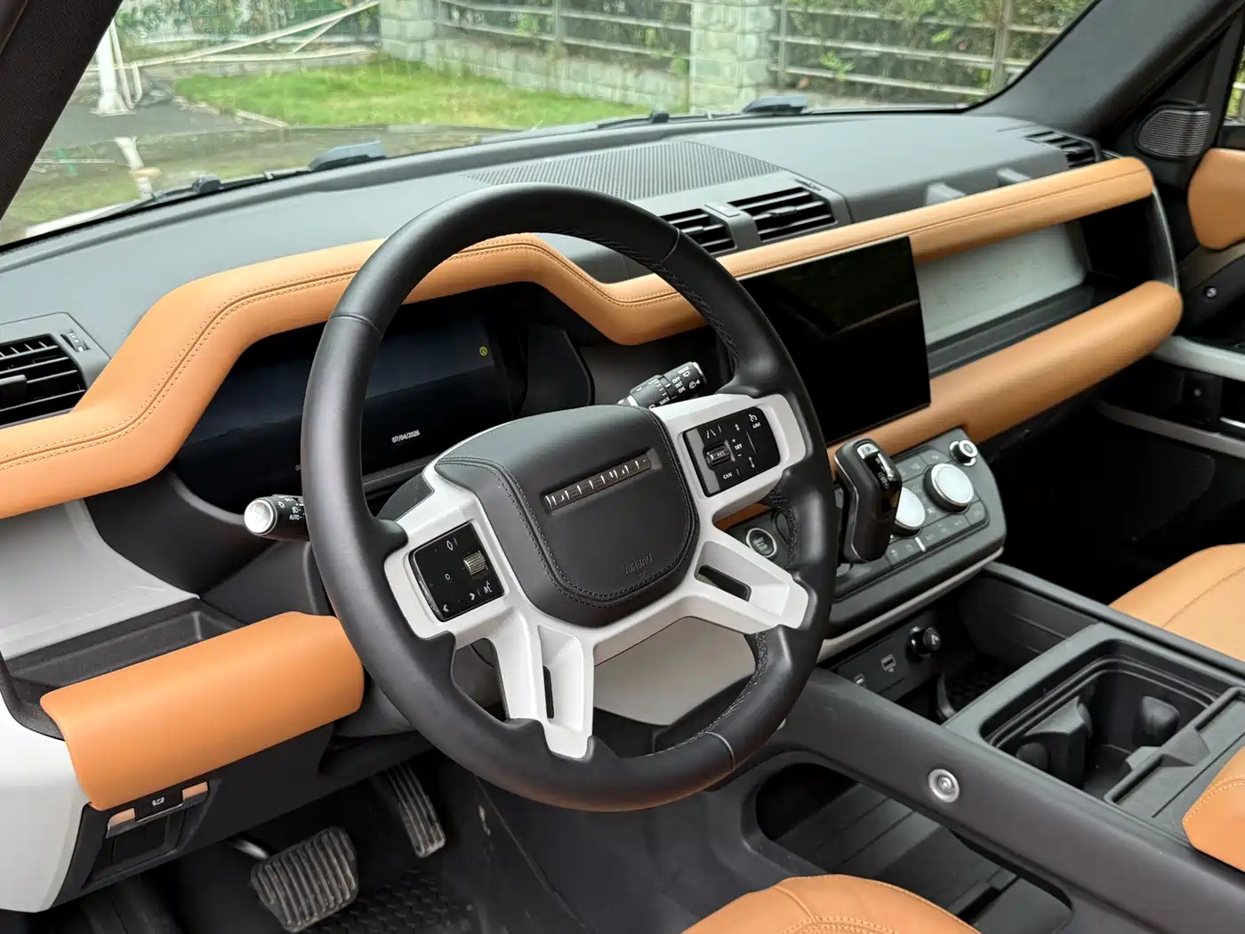 Land Rover Defender 2024 110 3.0T P400 Dark Special Edition фото 6