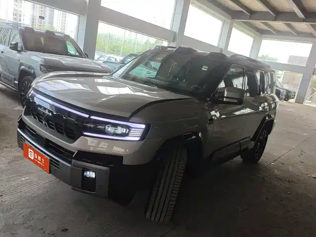 Fang Cheng Bao Leopard 8 2025 Zhiyong Flagship 6-Seater