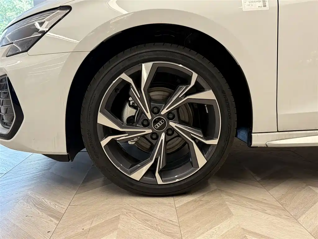 Audi A3 2025 Sportback 35TFSI Flying Premium фото 11