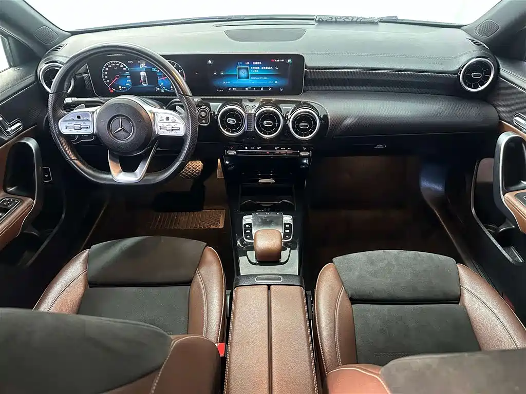 Mercedes-Benz A-Class 2019 A 200 L Sport Sedan фото 15