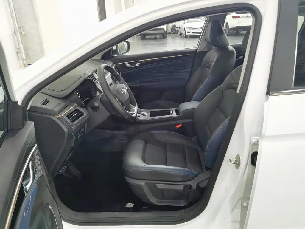 Geely Emgrand GL 2021 2021 UP 1.4T CVT Executive