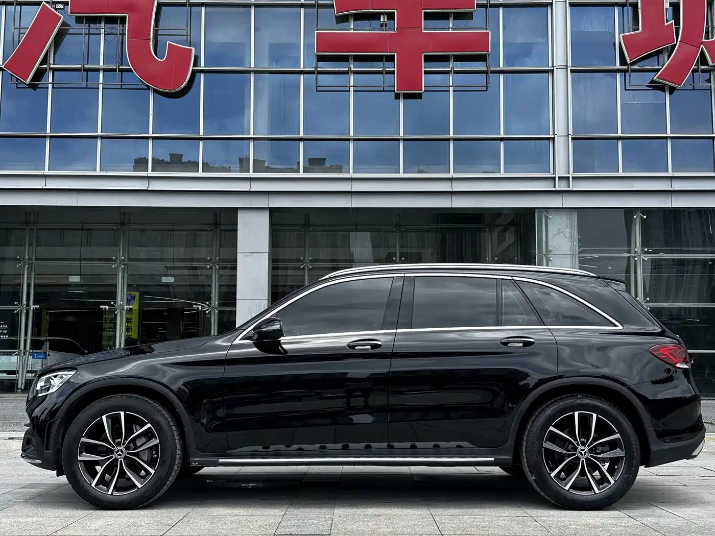Mercedes-Benz GLC 2021 GLC 260 L 4MATIC Luxury фото 10