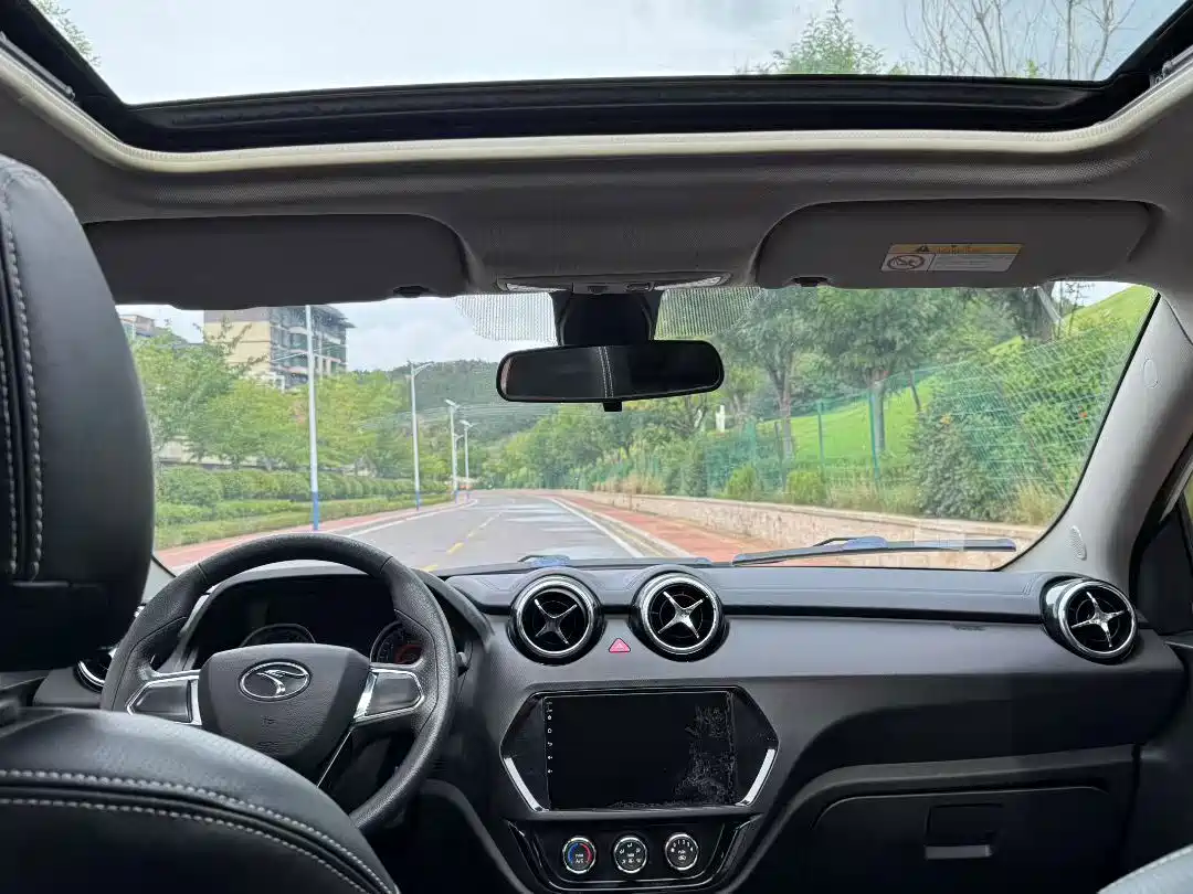 Soueast DX3 2019 2019 1.5T CVT Luxury China V