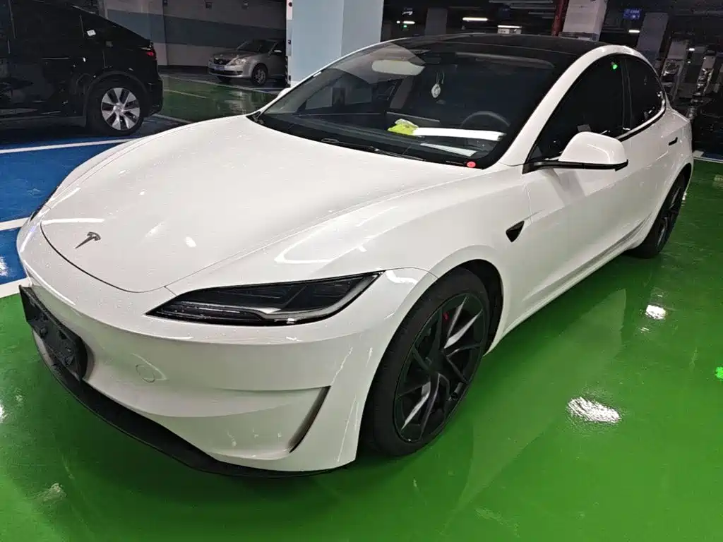 Tesla Model 3 2024