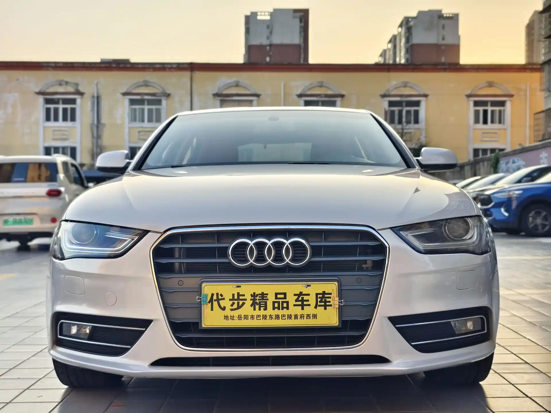 Фото 2 - Audi A4L