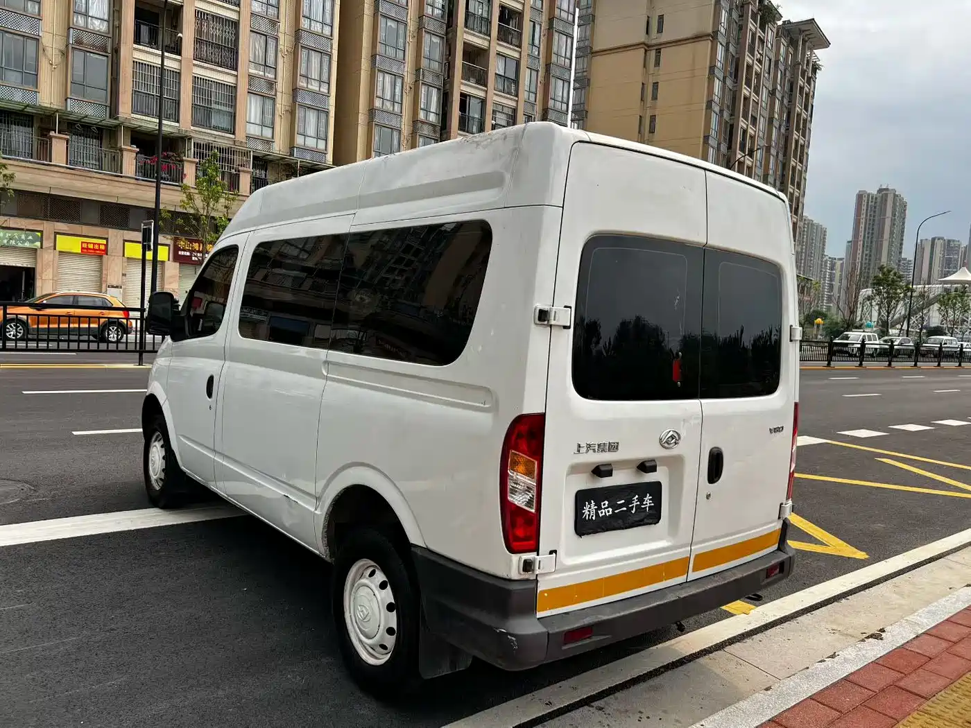 SAIC Maxus Xintu V80 2021 2.0T PLUS Manual Aoyun Short Wheelbase Medium Roof 5/6 Seater фото 7