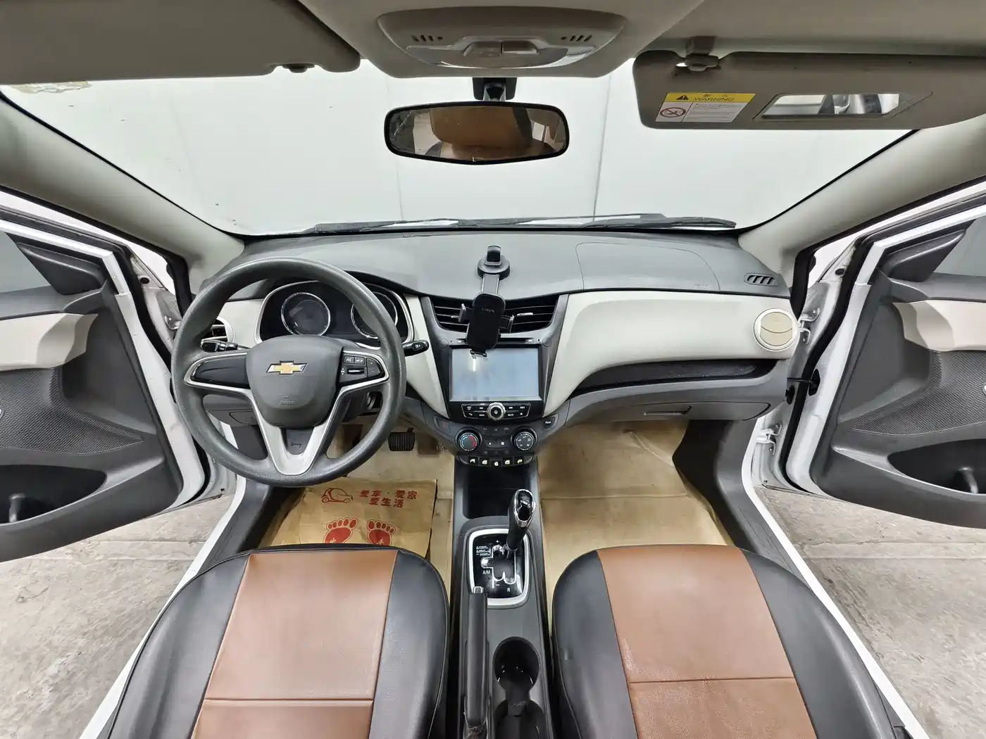 Chevrolet Sail 2015 Sail 3 1.5L AMT Happiness Sunroof Edition фото 9