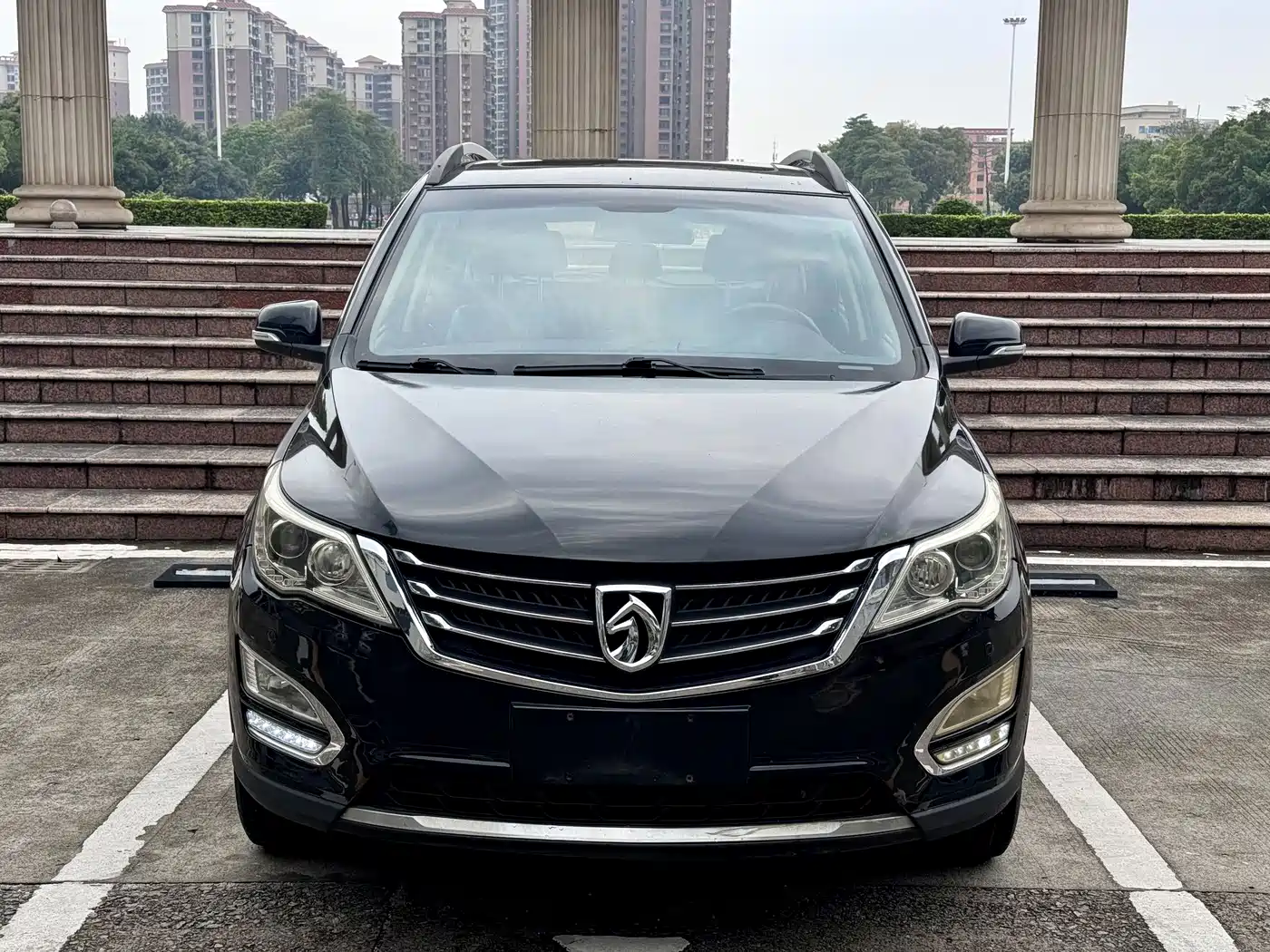 BAOJUN 560