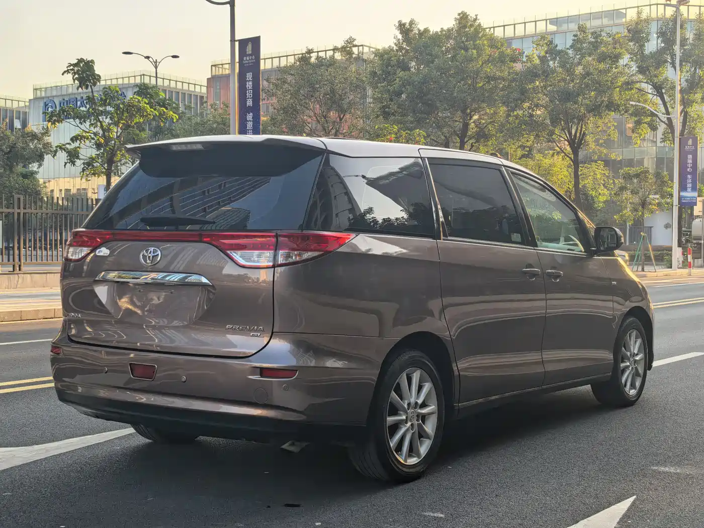 Toyota Previa 2012 2.4L 7-Seater Luxury Edition фото 4