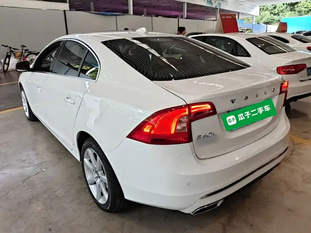 Photo 5 - Volvo S60