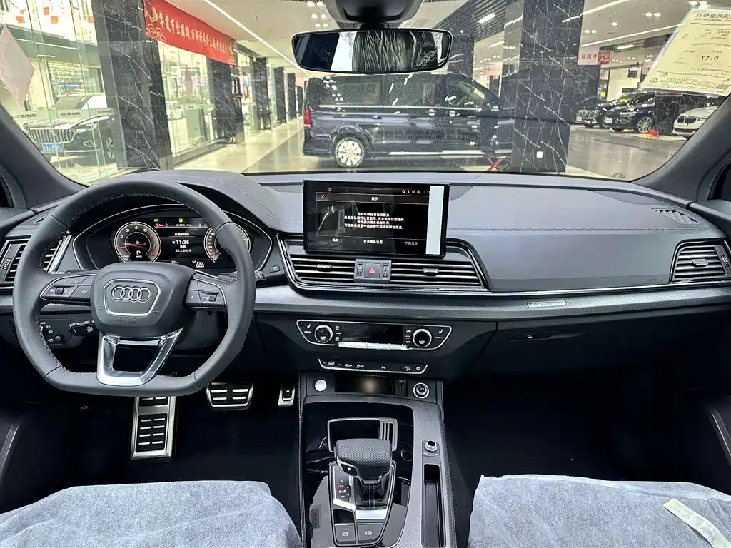 Audi Q5L 2024 Model 40 TFSI Luxury Dynamic фото 11