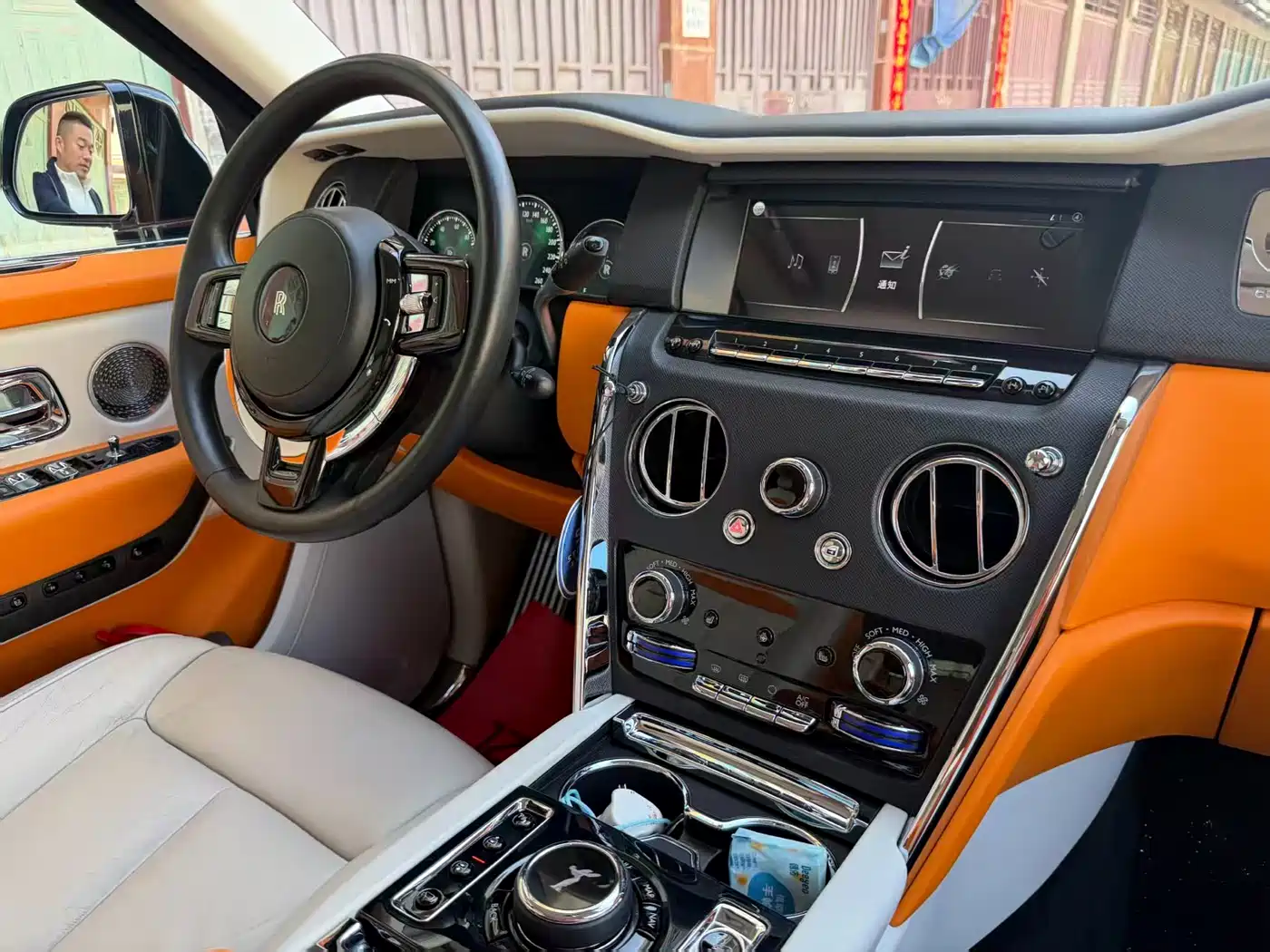 Rolls-Royce Cullinan 2018 5-Seater Version фото 10