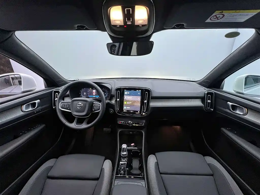 Volvo XC40 2026 2024 B3 Smart Elite Luxury Edition