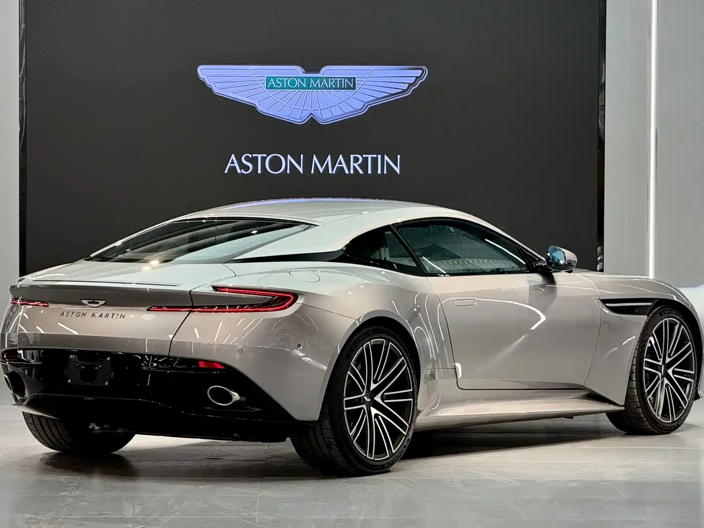 2024 Aston Martin DB12