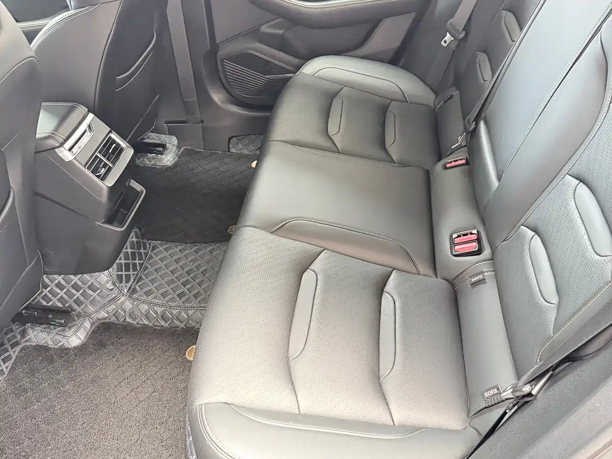 Фото 5 - Geely Coolray