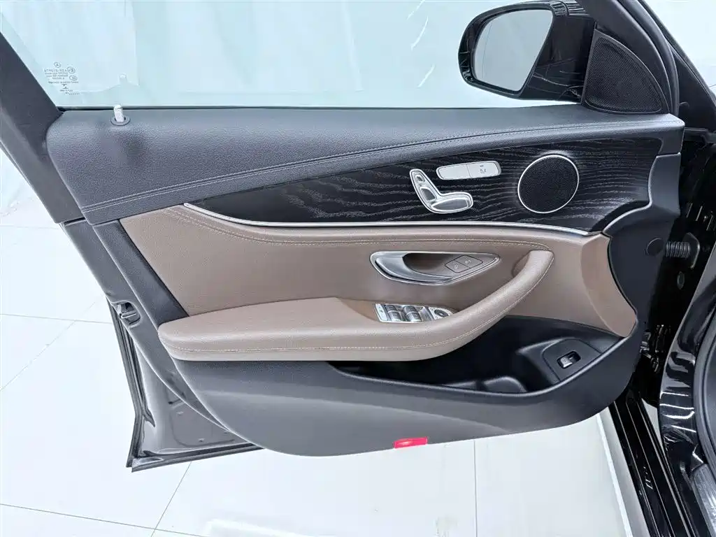 Mercedes-Benz E-Class 2019 E 200 L Sport фото 11