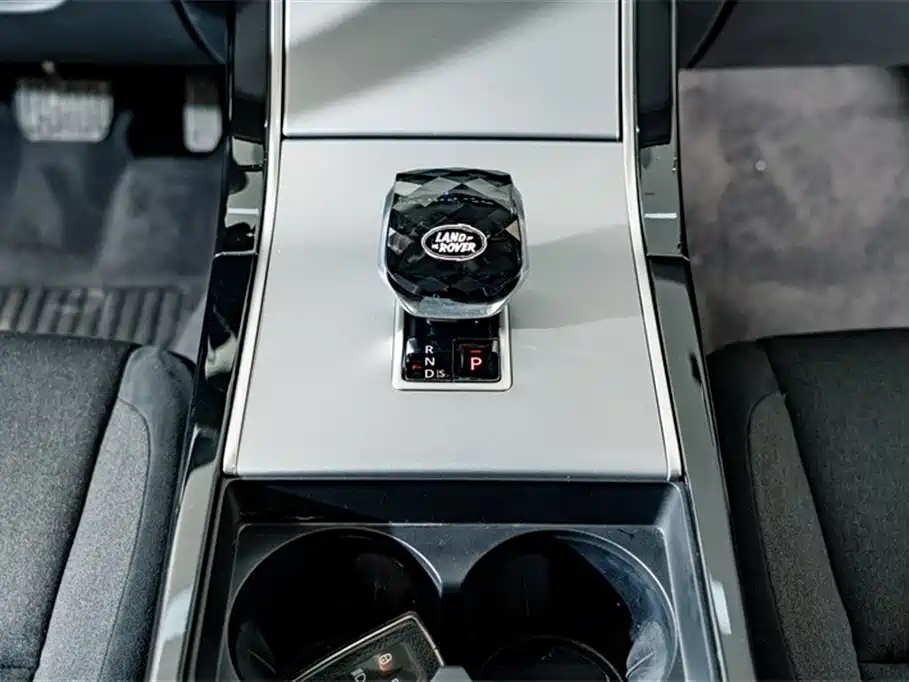 Land Rover Range Rover Velar 2024 S фото 14
