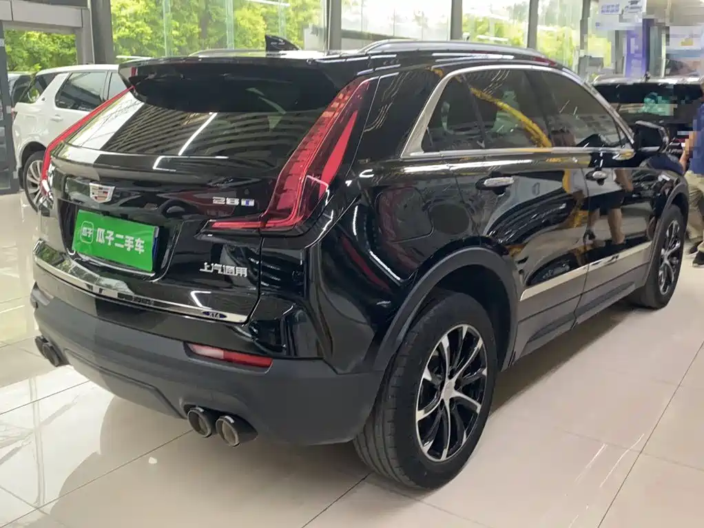 CADILLAC XT4