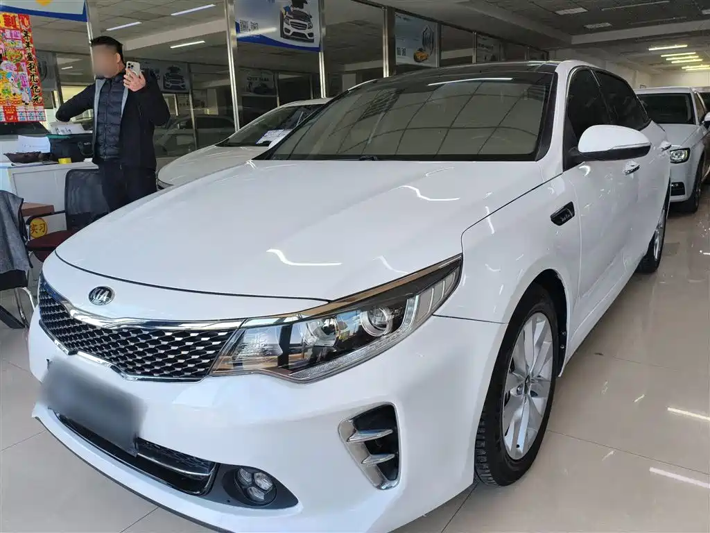 KIA K5