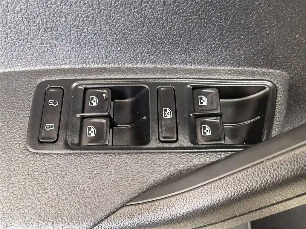 Volkswagen Jetta 2017 1.5L Automatic Fashion фото 9