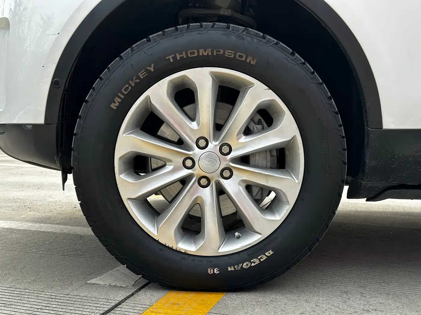 Фото 18 - Land Rover Discovery
