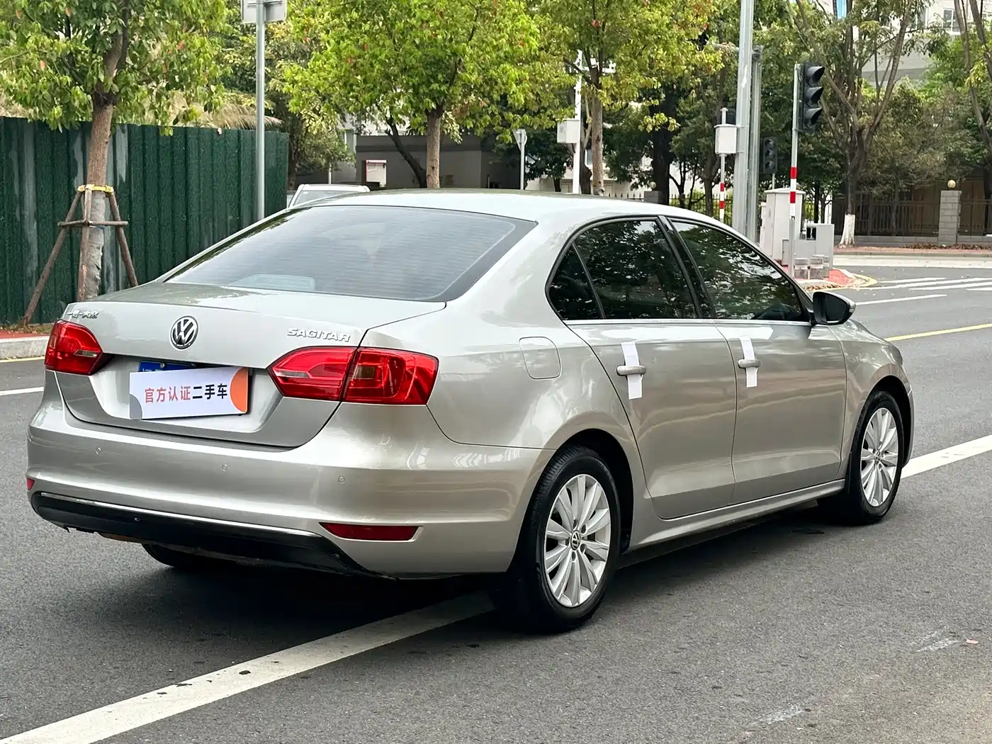 Volkswagen Sagitar 2014 Facelift 1.6L Automatic Comfort фото 8