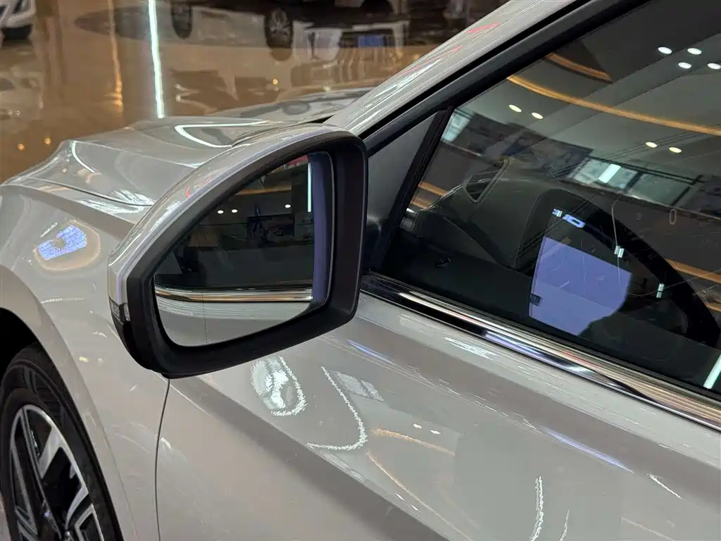 Volkswagen Sagitar 2025 Model Year Facelift 300TSI DSG Soaring Edition фото 14