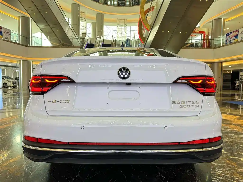 Volkswagen Sagitar 2025 Model Year Facelift 300TSI DSG Soaring Edition фото 6