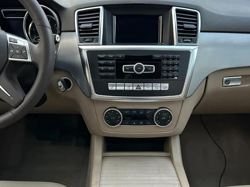 Mercedes-Benz M-Class 2014 ML 320 4MATIC фото 21