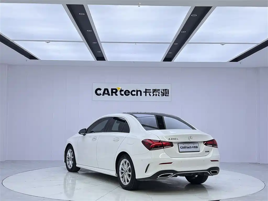 Mercedes-Benz A-Class 2020 A 200 L Sport Sedan фото 7