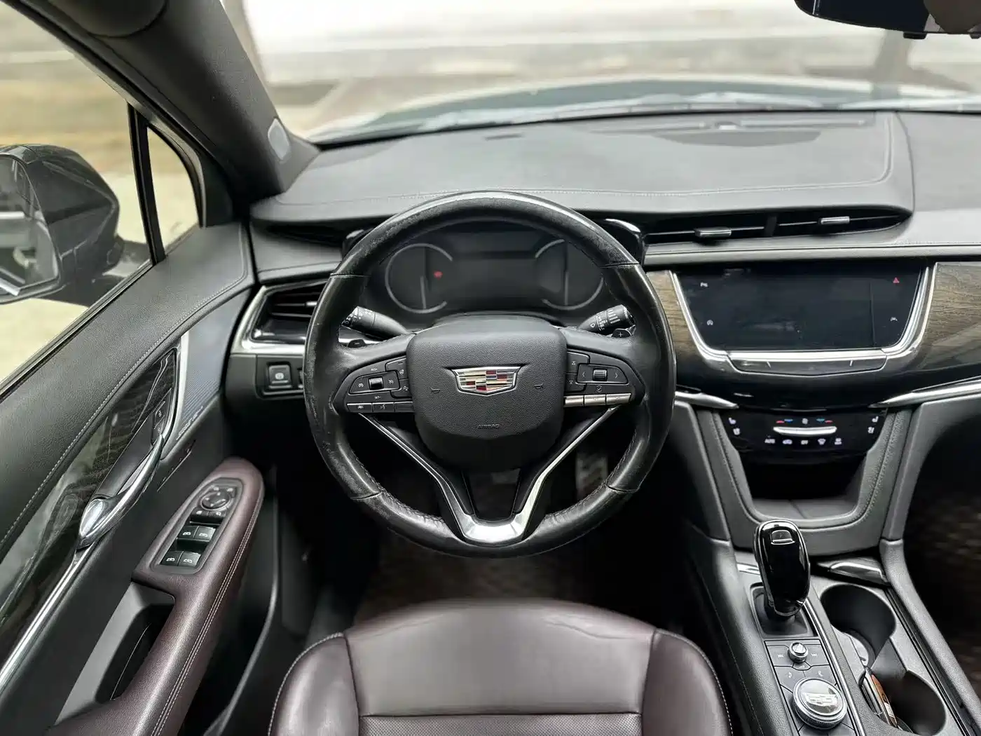 Cadillac XT6 2021 2.0T 7-Seater 2WD Luxury Edition фото 3
