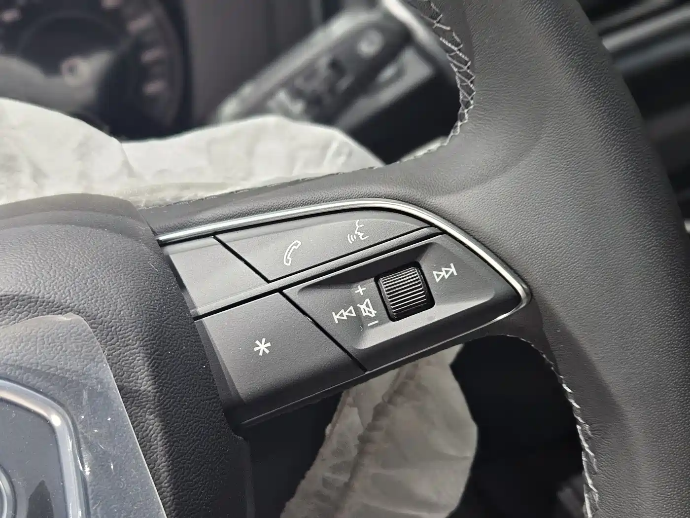 Audi Q5L 2024 Model 40 TFSI Luxury Dynamic фото 12