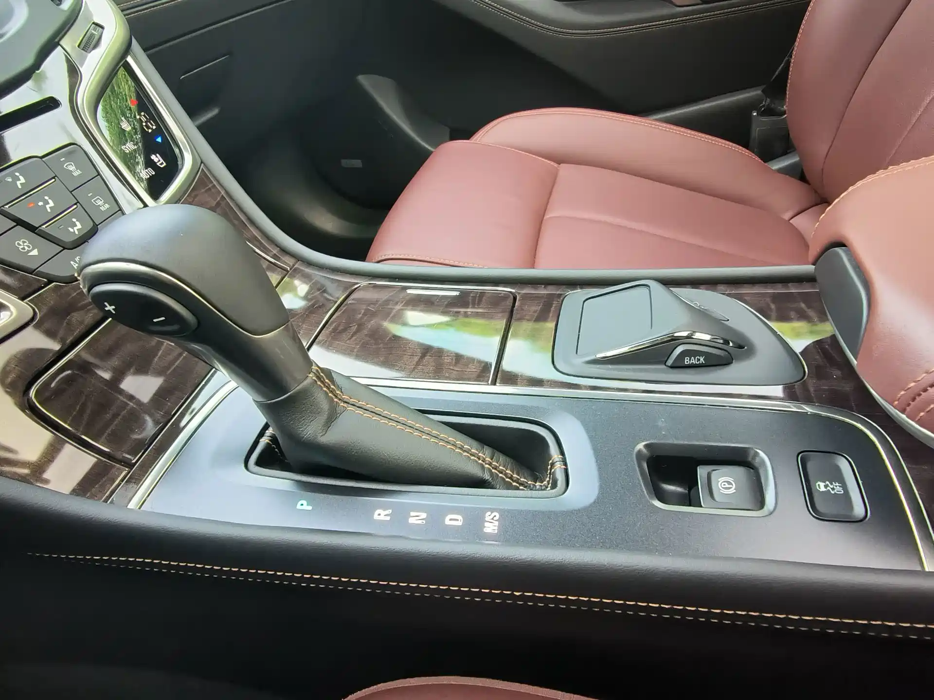 Photo 8 - Buick LaCrosse