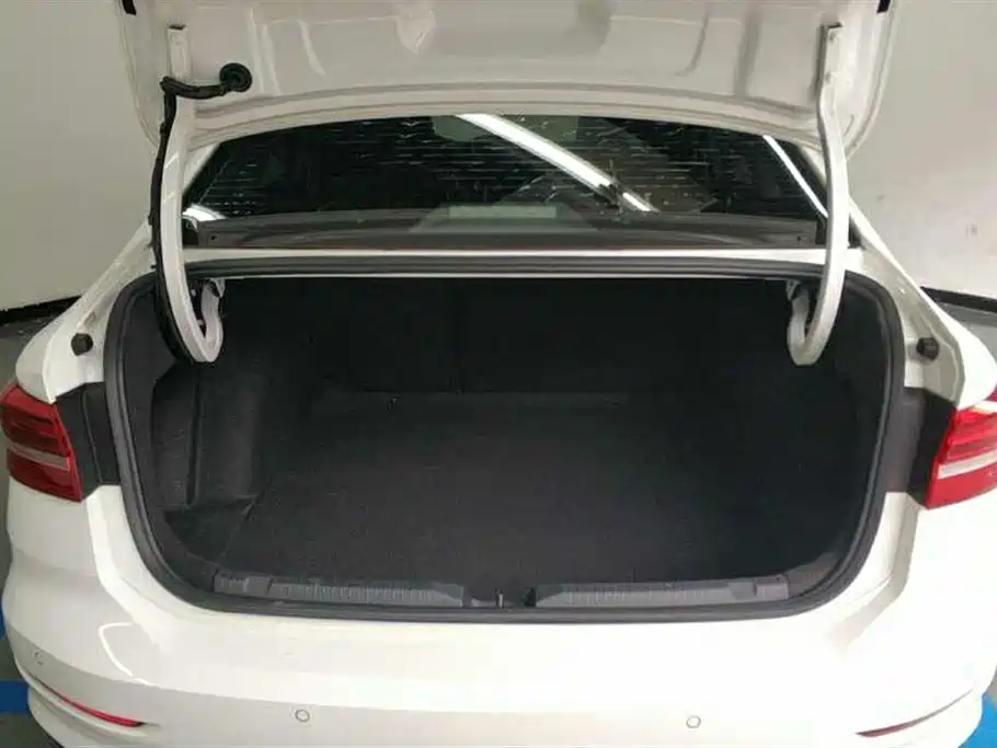 Volkswagen Lavida 2022 280TSI DSG Comfort Edition фото 4