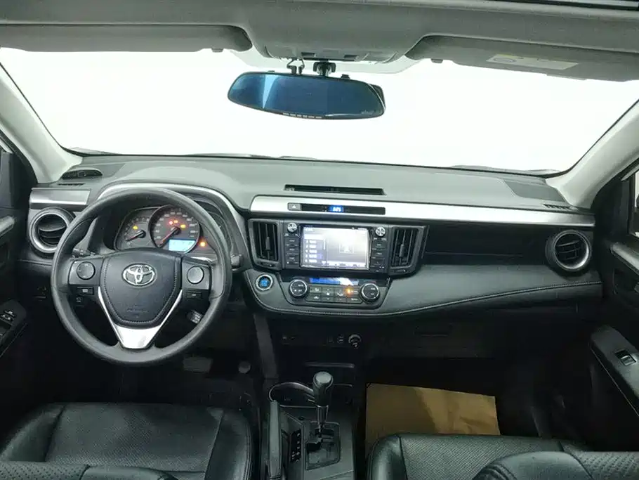 Toyota RAV4 Rongfang 2016 2.0L CVT 2WD Trend (China V) фото 12