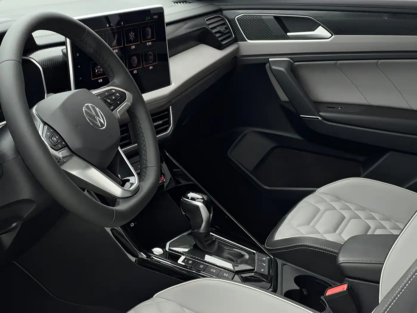 Volkswagen Tayron 2023 280TSI 2WD Luxury Plus Advanced Edition фото 21
