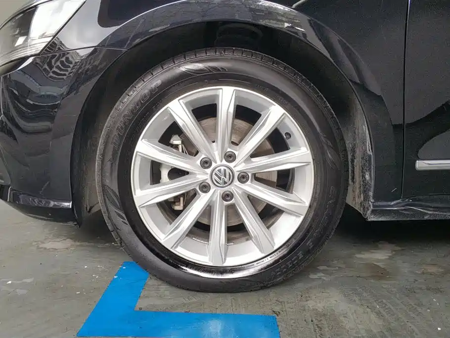 Volkswagen Passat 2017 330TSI DSG Prestige фото 6
