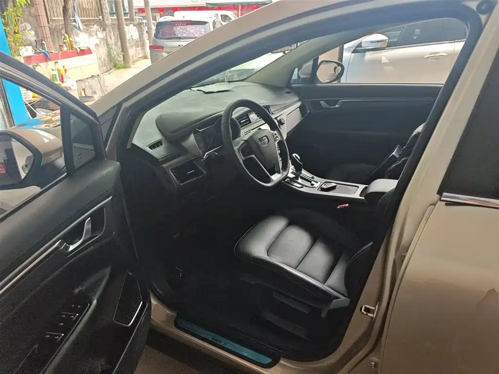 Photo 15 - Geely Emgrand GS