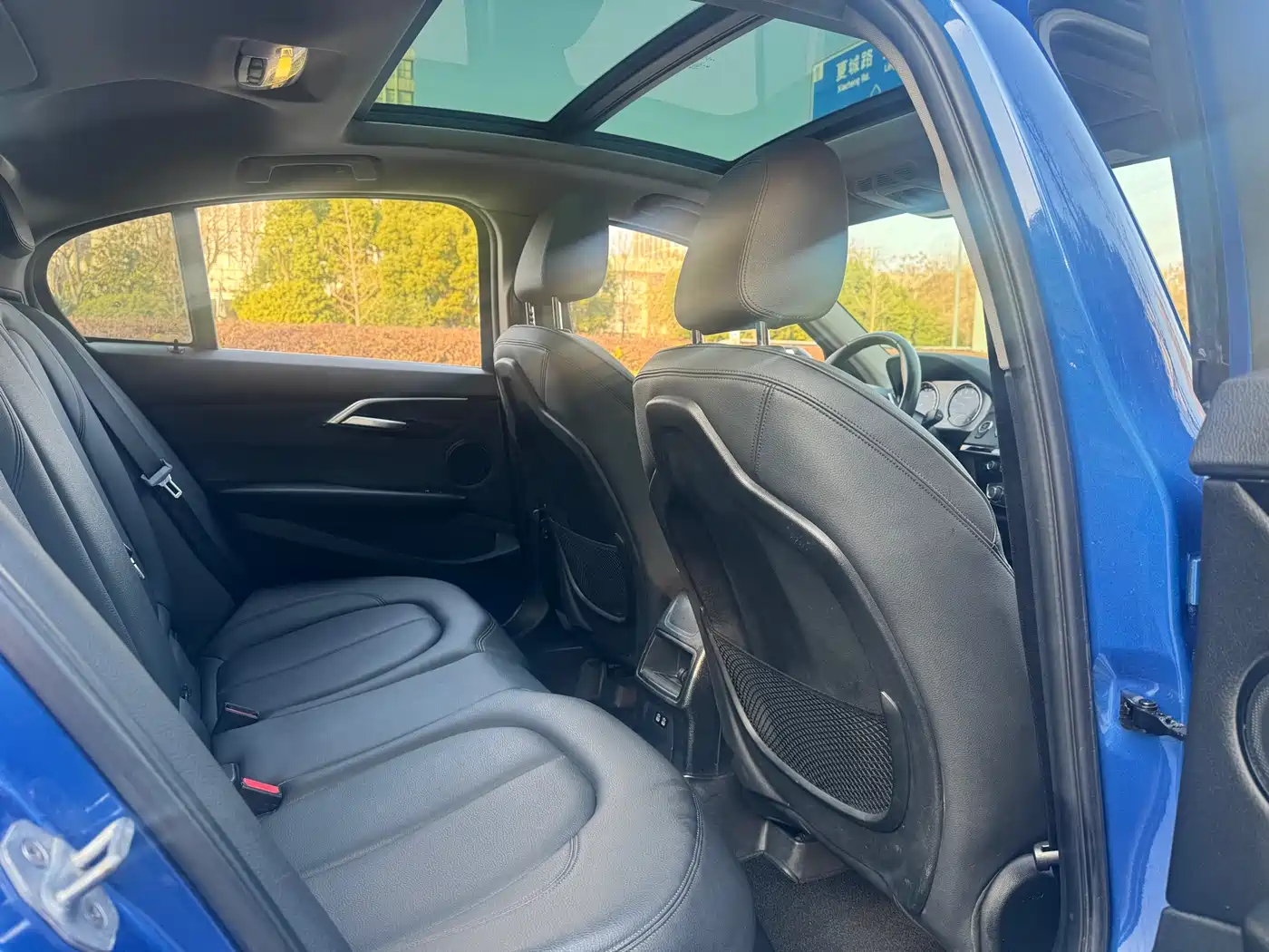 BMW 1 Series 2018 118i Sport Edition фото 11