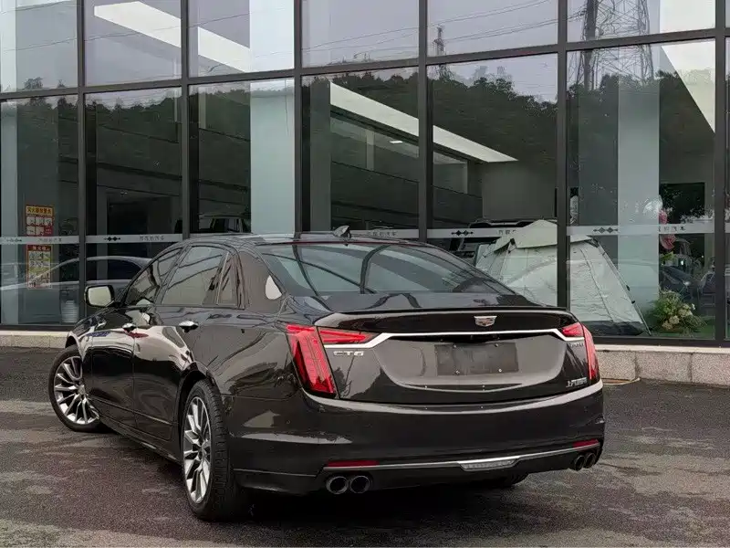 Фото 8 - Cadillac CT6